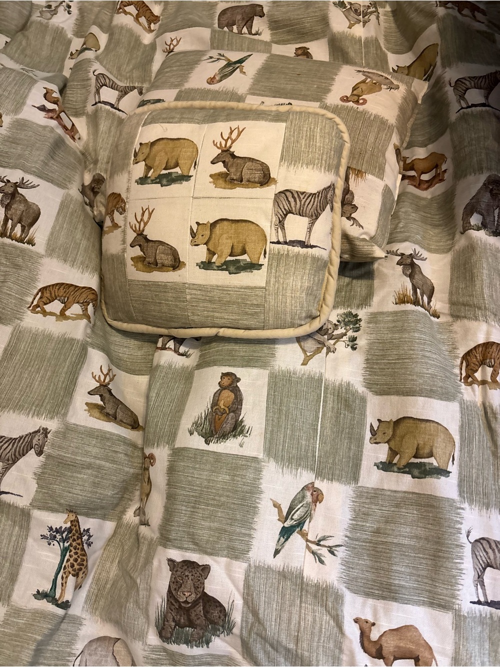 Wildlife Patchwork twin size  duvet Set in Sage and Cream